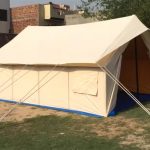 tenda pengungsi keluarga